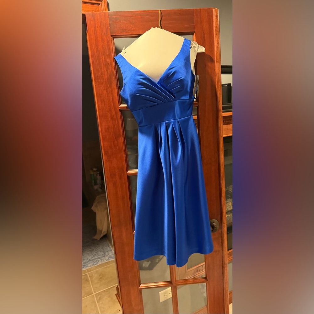 Elegant Blue Midi Dress